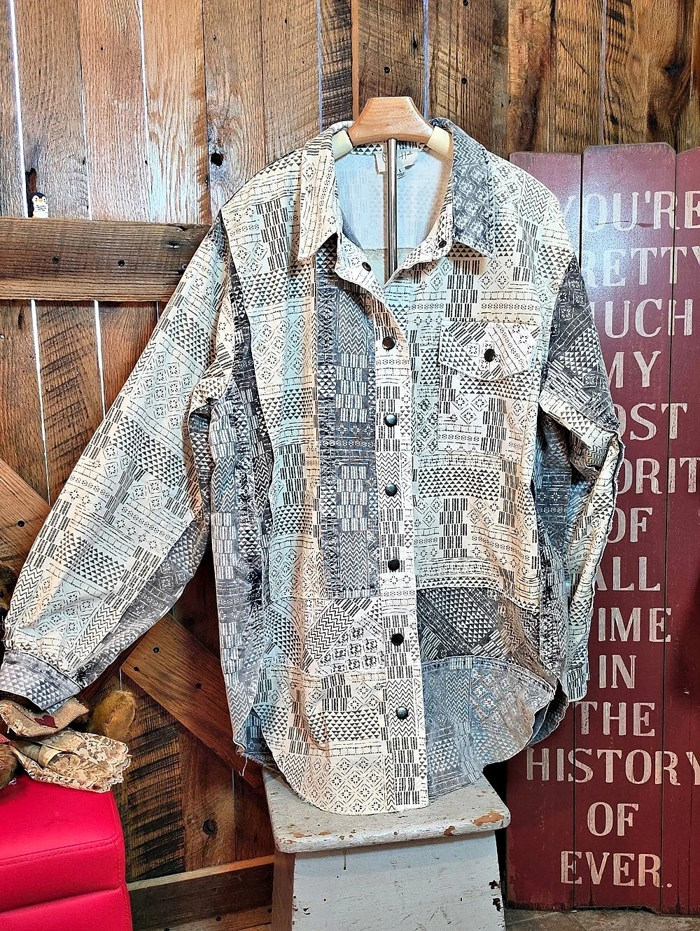 275p Oli & Hali Geometric Button Down in Gray & Cream Small